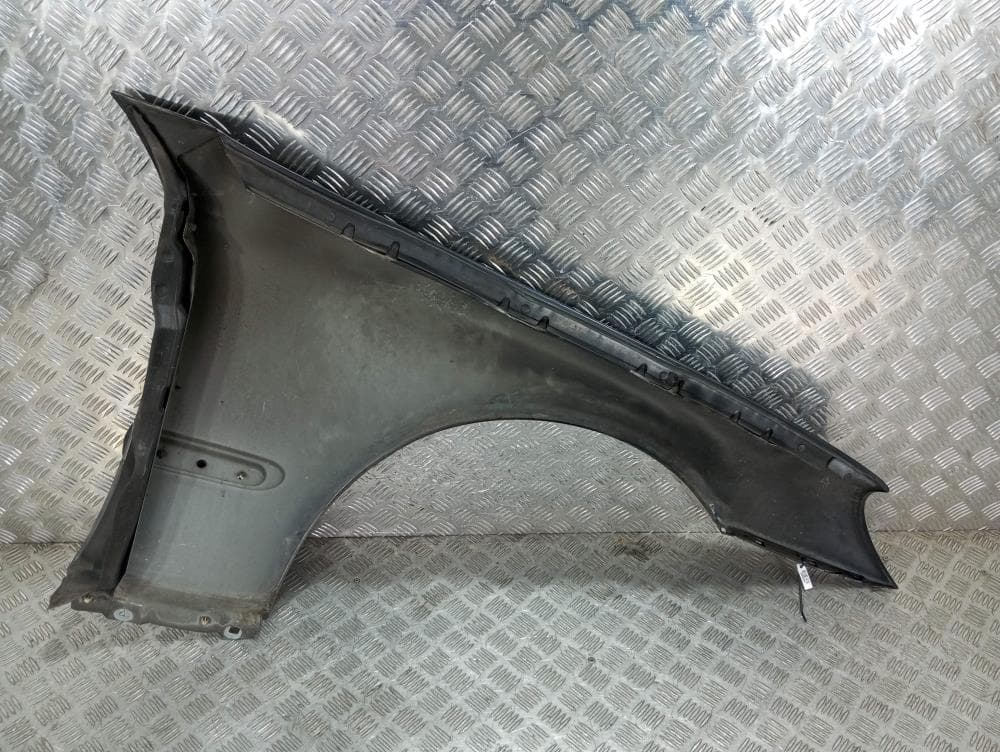 Крыло переднее левое к Mercedes C Class W203/S203/CL203 (00-04)