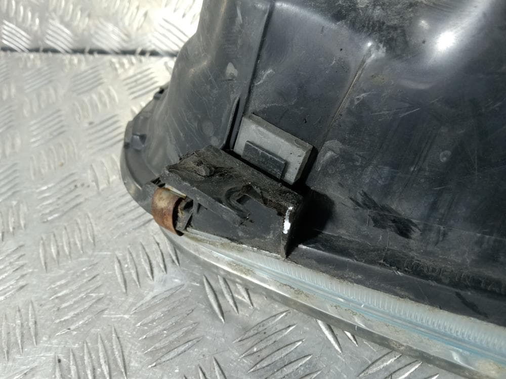 Фара правая к Volkswagen Golf 4 (97-06)