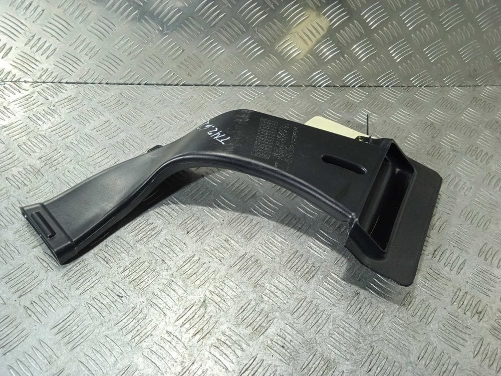 Воздуховод к Tesla Model 3 (17-21)