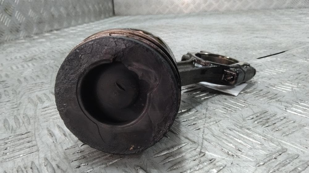 Поршень к Renault Megane 2 (02-06)