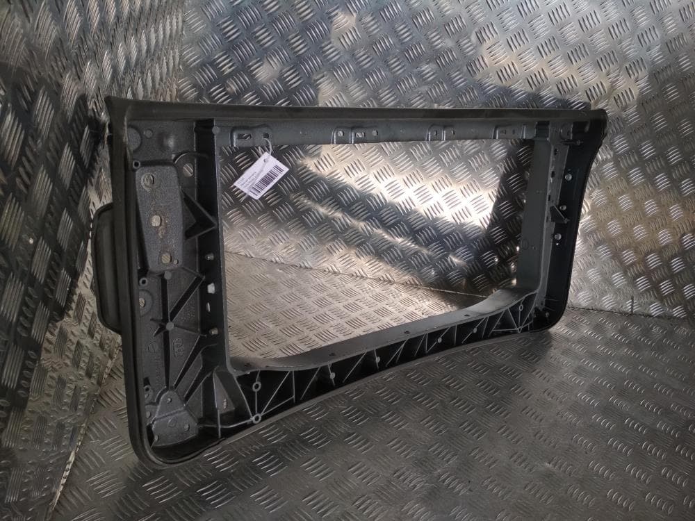 Рамка двери задней левой к Tesla Model X (15-21)