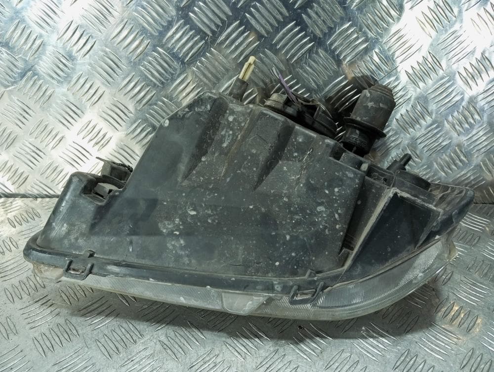 Фара правая к Renault Logan 1 (04-09)
