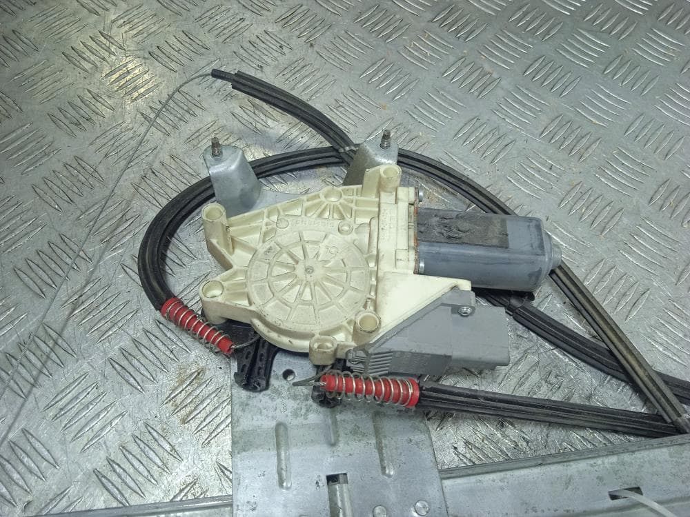 Стеклоподъемник к Peugeot 607 (00-04)