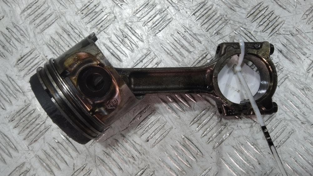 Поршень к Renault Megane 2 (02-06)