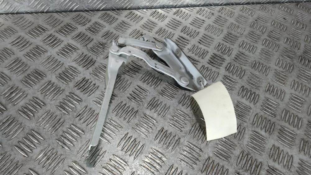 Петля капота левая к Volkswagen Golf 5 (03-09)