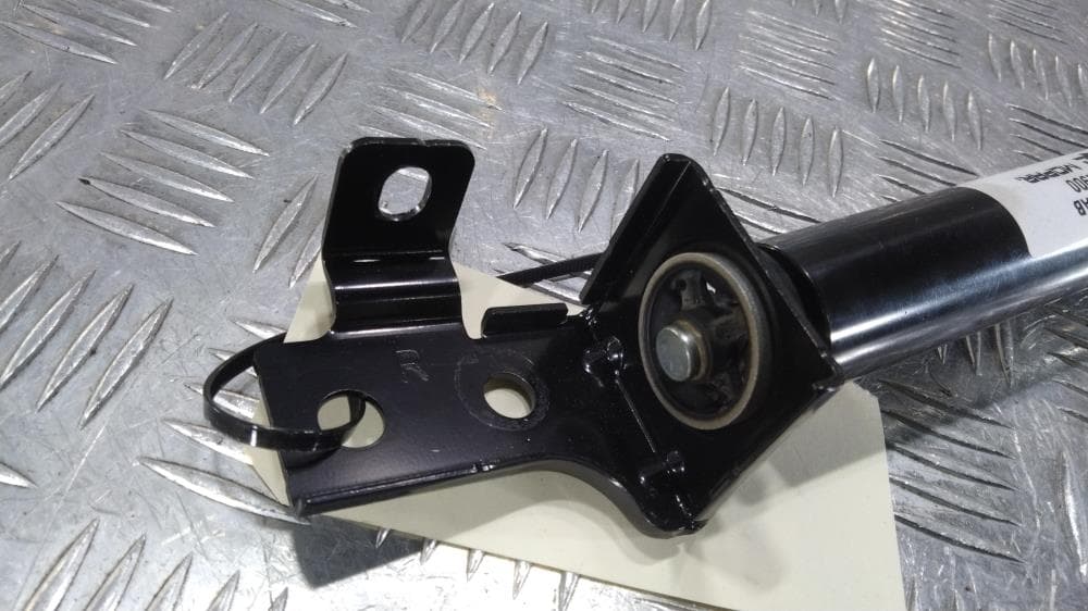 Отбойник крышки багажника (демпфер) к Jeep Grand Cherokee WL (21-24)