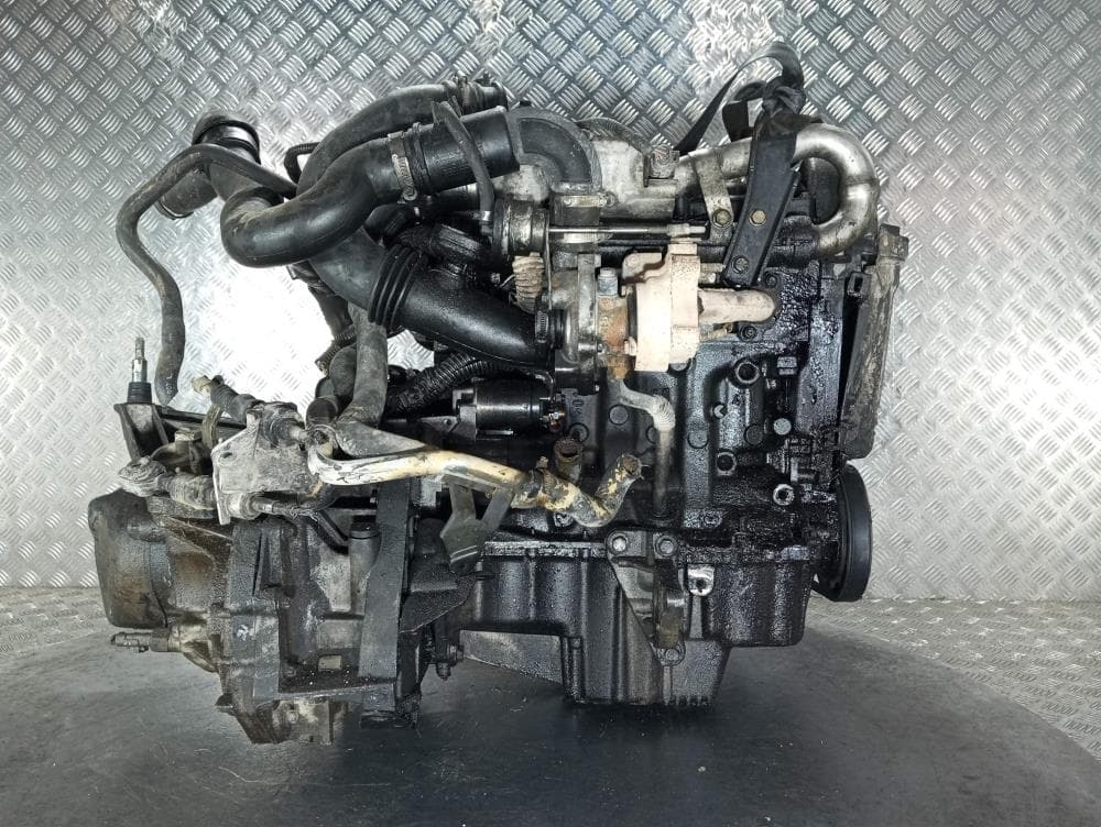 Двигатель к Nissan  Almera N16 (00-03)