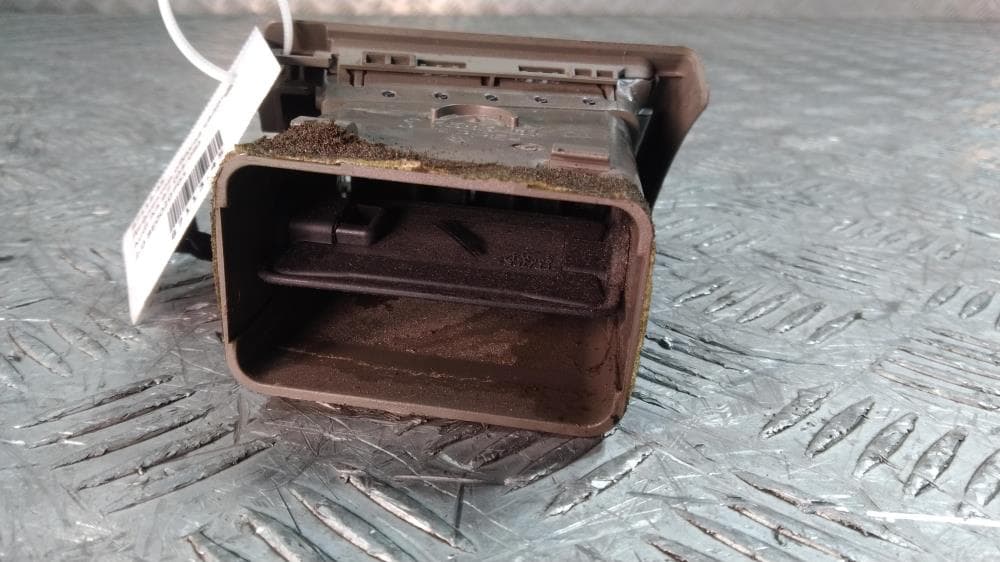 Дефлектор обдува салона к Audi A4 B7 (04-09)