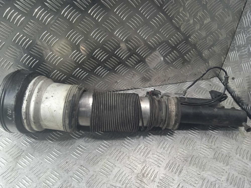 Пневмостойка передняя к Mercedes S W220 (98-02)