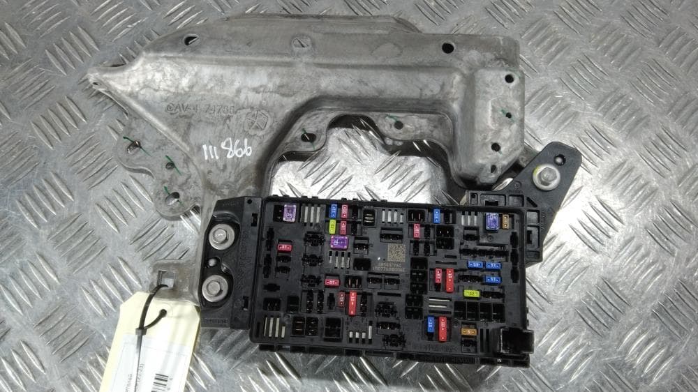 Блок предохранителей к Jeep Grand Cherokee WL (21-24)