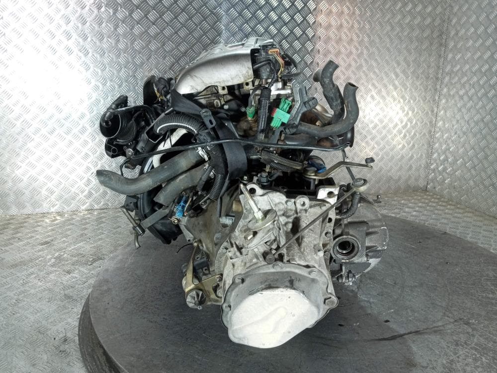 Двигатель к Peugeot 206 1 (98-03)