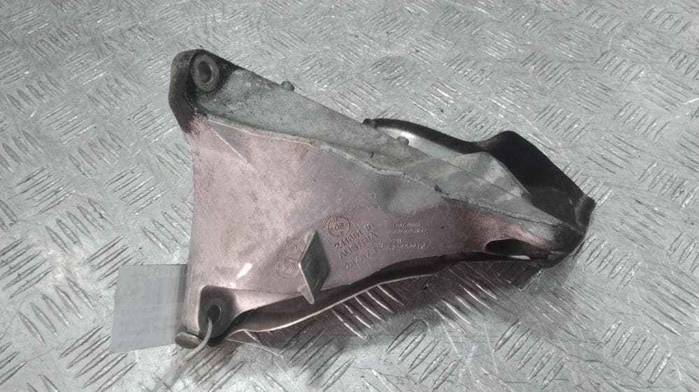 Кронштейн двигателя к BMW 3 E90/E91/E92/E93 (05-10)