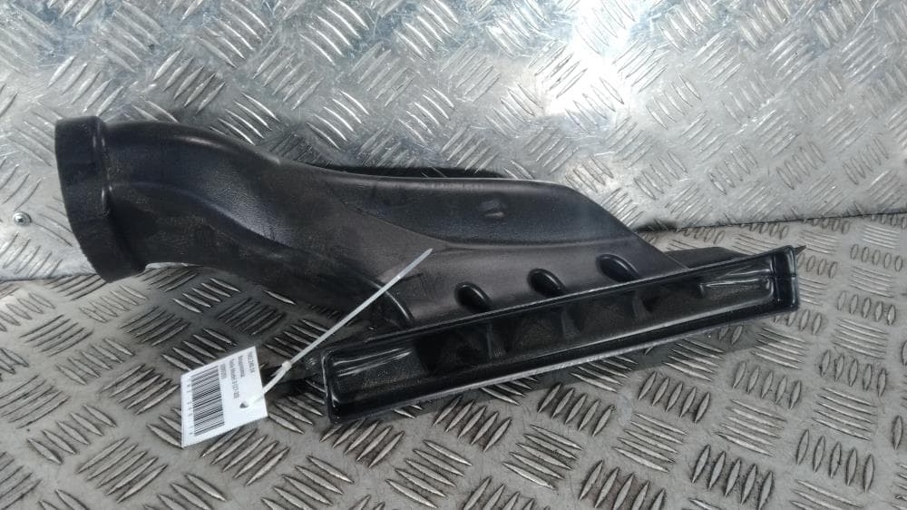 Воздуховод к Tesla Model 3 (17-21)