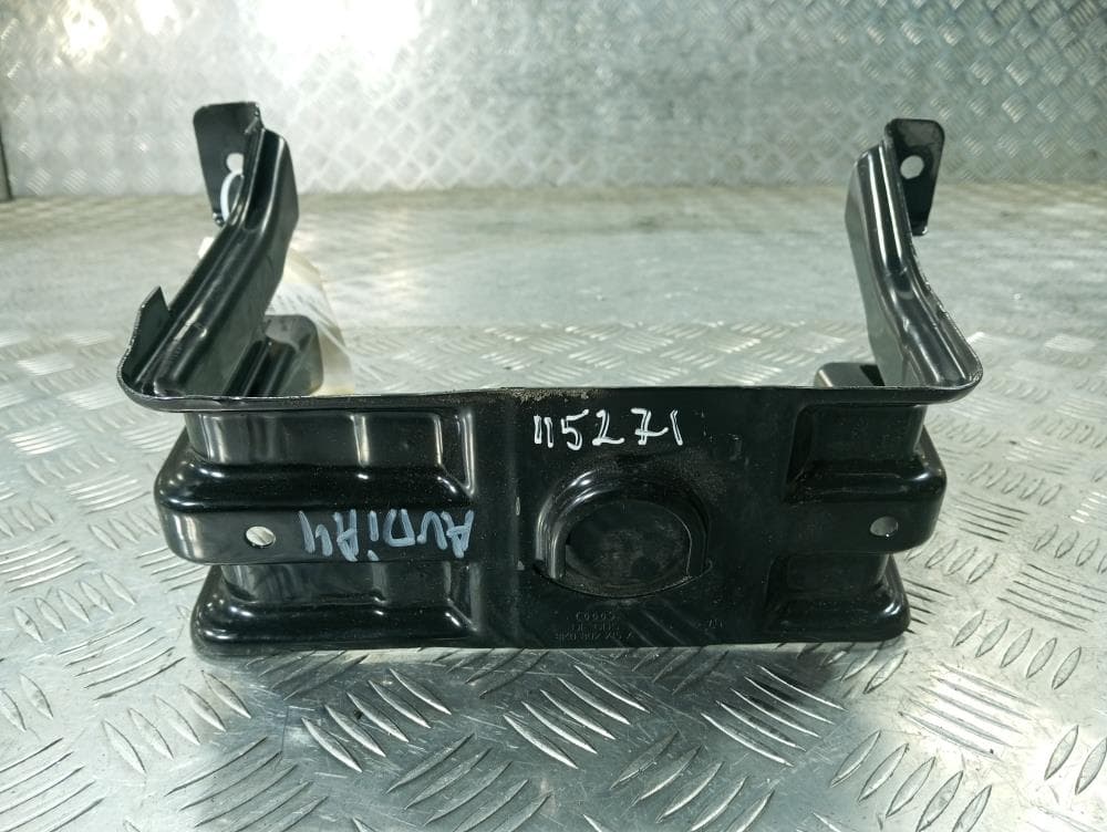 Крепление запаски к Audi A4 B8/8K (07-11)
