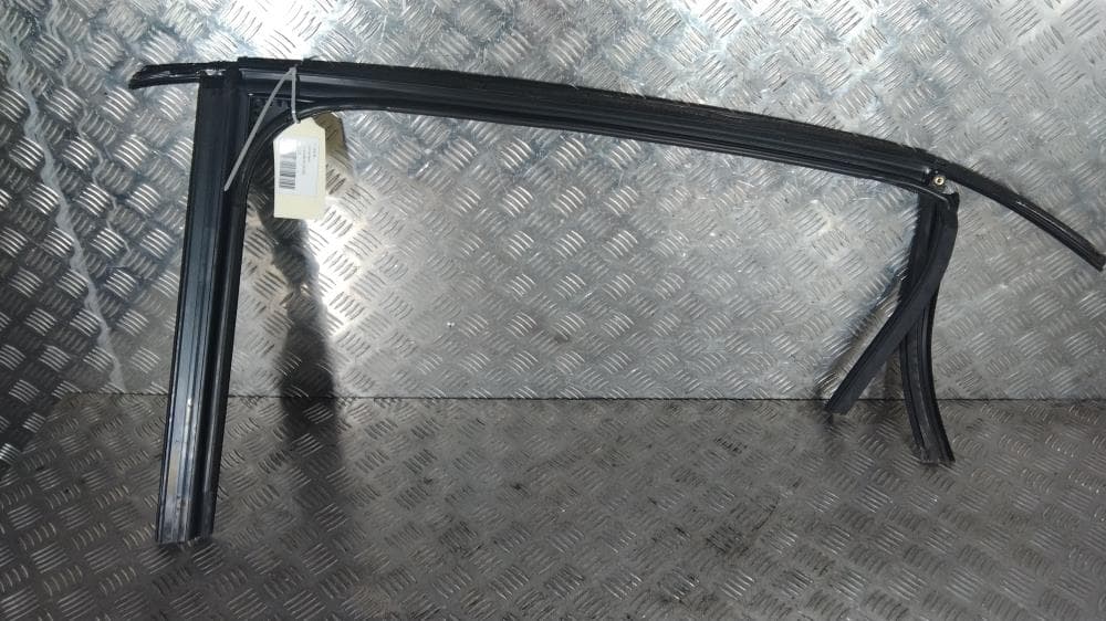 Уплотнитель к Tesla Model X (15-21)