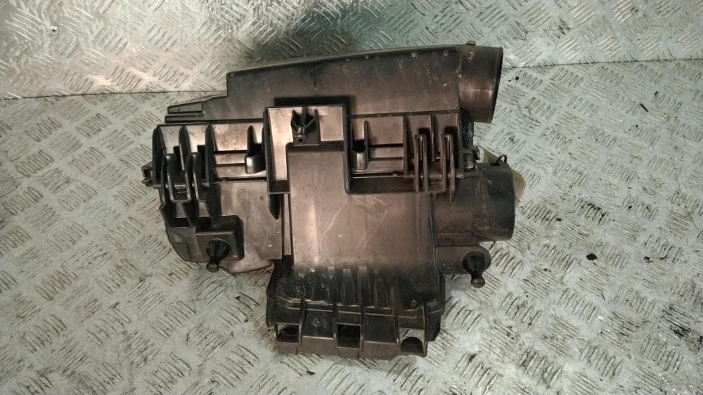 Корпус воздушного фильтра к Mercedes E Class W212/S212/C207/A207 (09-13)