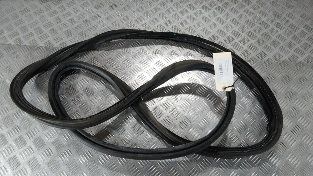 Уплотнитель багажника к Volvo V70 3 (07-13)