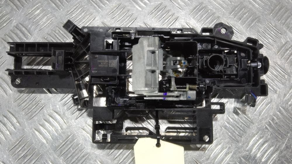 Кронштейн ручки двери к Jeep Grand Cherokee WL (21-24)