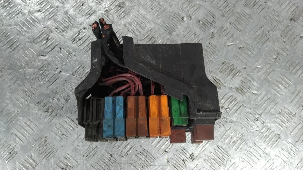 Блок предохранителей к Renault Laguna 2 (01-05)