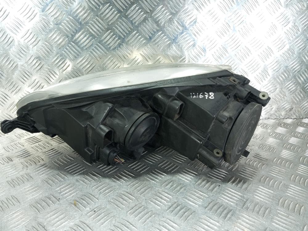 Фара правая к Volkswagen Golf 5 (03-09)