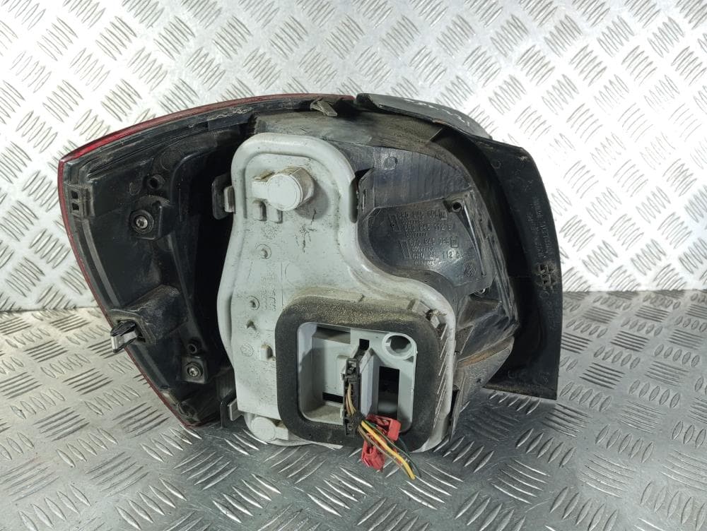 Фонарь задний правый к Volkswagen Polo 5 (09-15)