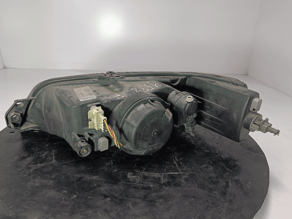 Фара правая к Peugeot 306 (93-03)