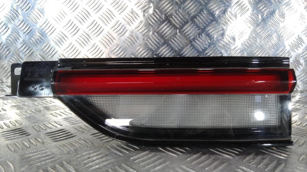 Фонарь крышки багажника правый к Jeep Grand Cherokee WL (21-24)