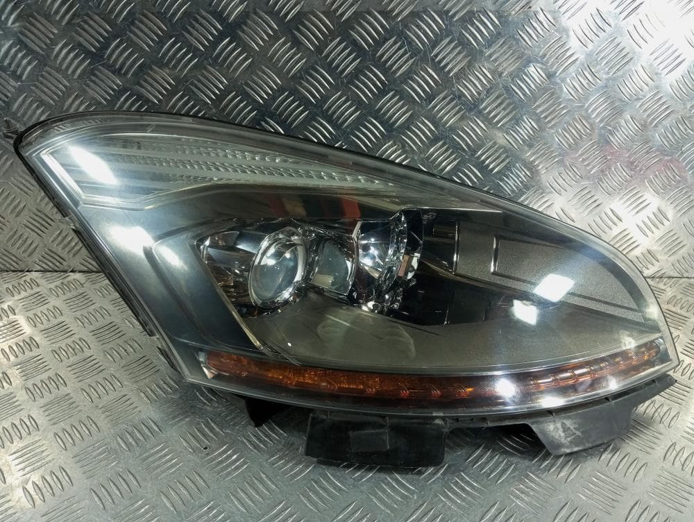 Фара правая к Citroen C4 Picasso 1 (06-13)