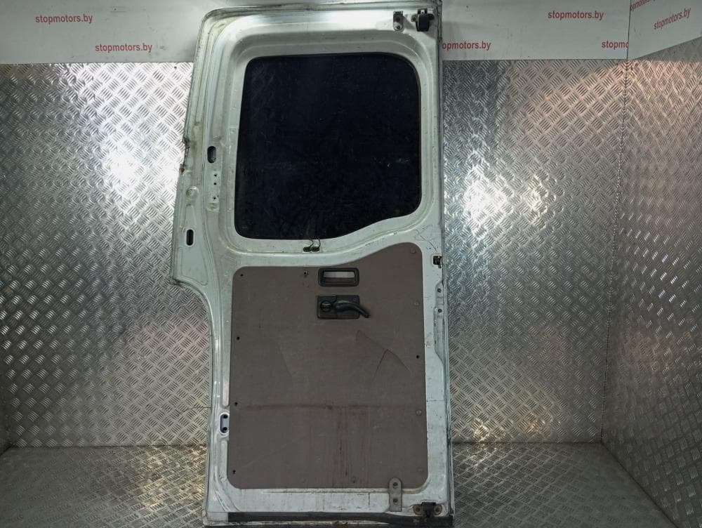Дверь задняя распашная правая к Renault Master 2 Рестайлинг (03-06)