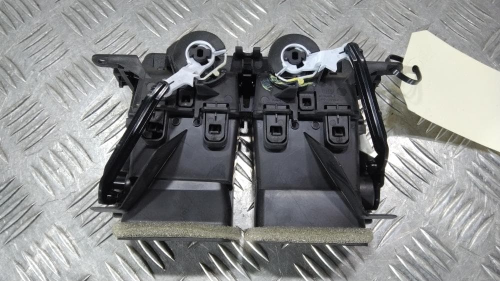 Дефлектор обдува салона к Jeep Grand Cherokee WL (21-24)