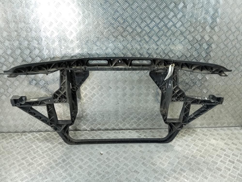 Передняя панель крепления облицовки (телевизор) к BMW X3 E83 (03-06)