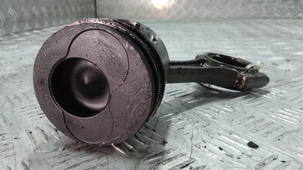 Поршень к Volkswagen Golf 5 (03-09)