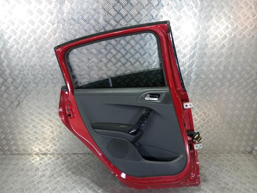 Дверь задняя левая к Peugeot 208 1 (12-15)