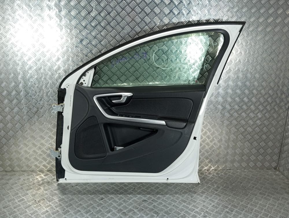 Дверь передняя правая к Volvo V60 1 (10-13)