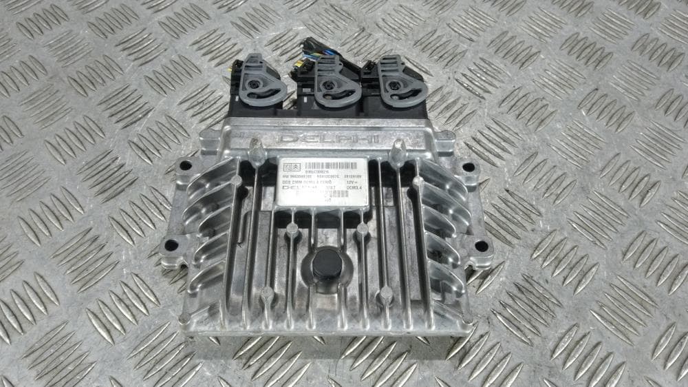 Блок управления двигателем к Peugeot 308 1 (07-11)