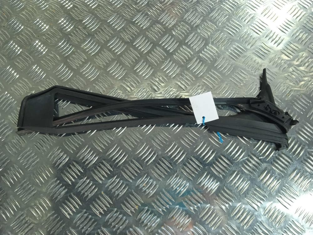 Уплотнитель к Tesla Model X (15-21)