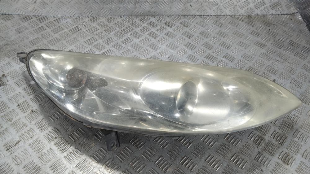 Фара правая к Peugeot 407 (04-11)