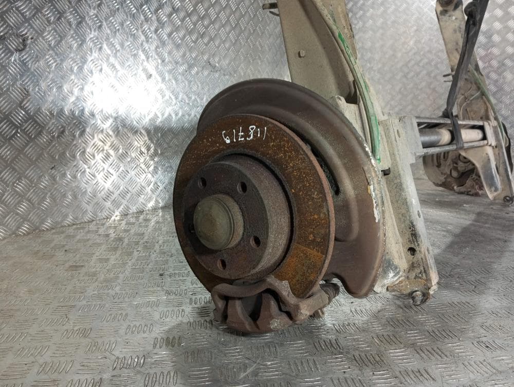 Балка подвески задняя к Renault Trafic 2 (01-06)