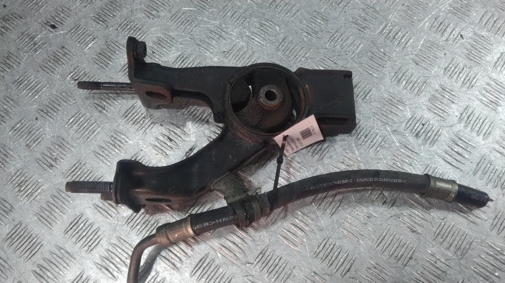 Подушка крепления двигателя к Toyota Voxy R70 (07-10)