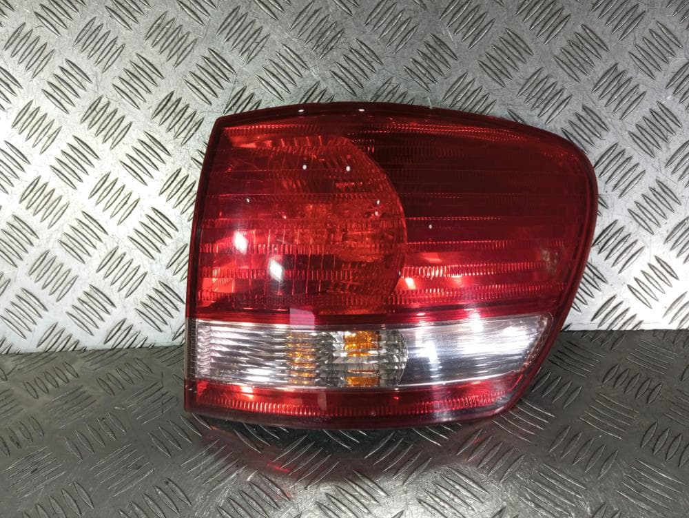 Фонарь задний правый к Toyota Avensis Verso Рестайлинг (03-09)