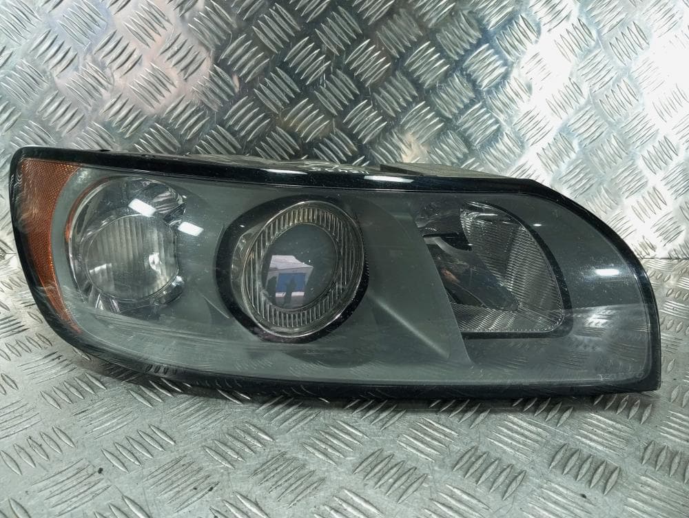 Фара правая к Volvo V50 (03-10)