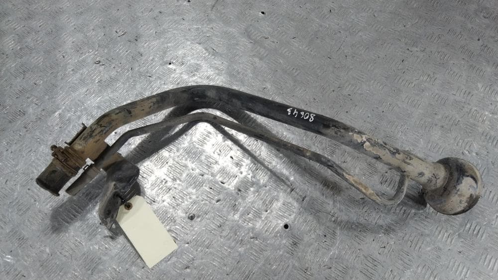 Горловина топливного бака к Nissan  Almera Tino (00-06)