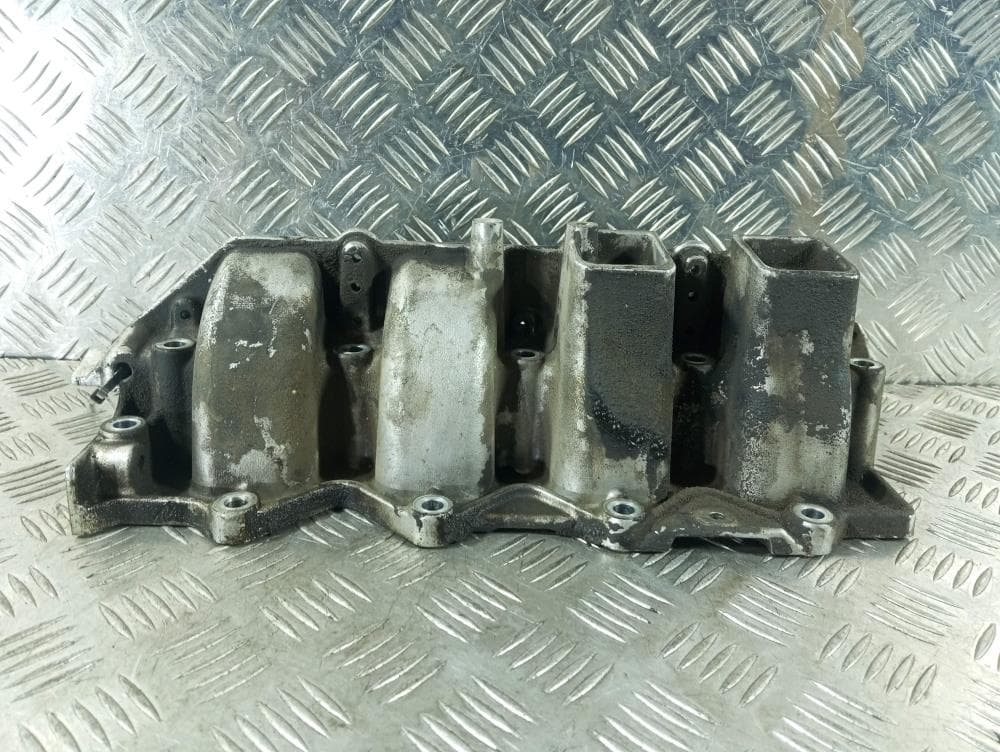 Коллектор впускной к Renault Scenic 2 (03-06)