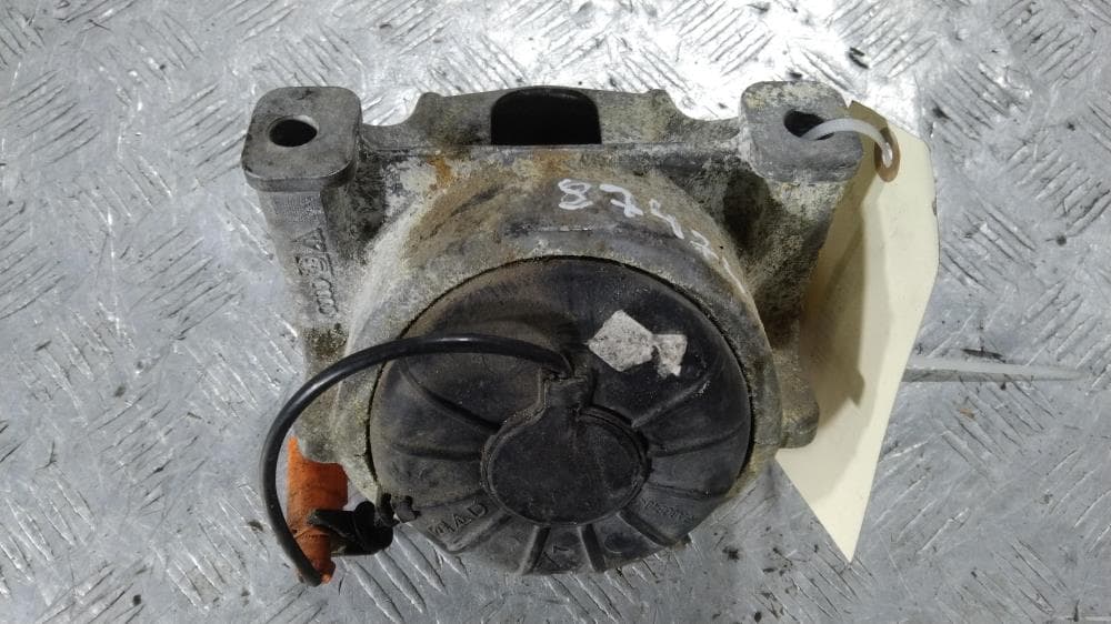 Подушка крепления двигателя к Audi A4 B8/8K Рестайлинг (11-16)