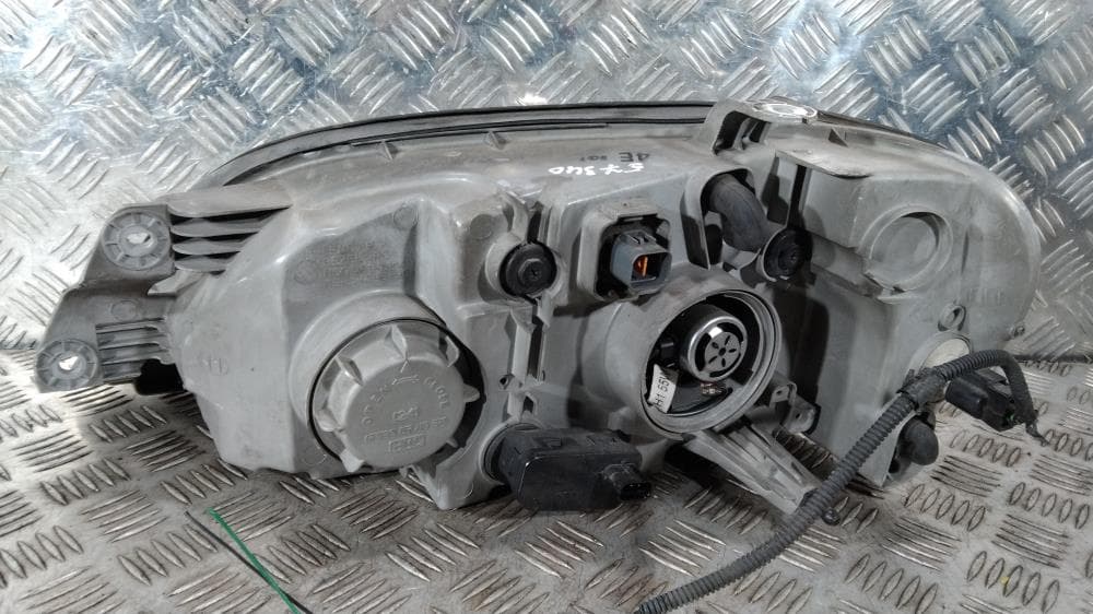 Фара правая к Kia Carnival 1 Рестайлинг (02-06)