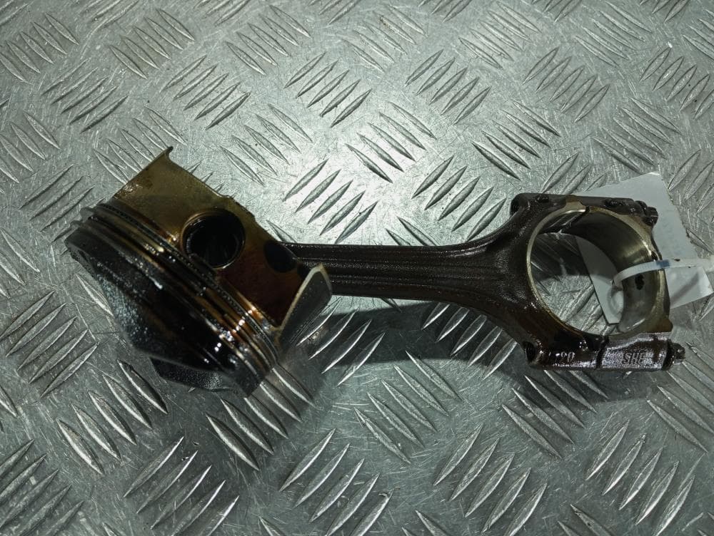 Поршень к Volkswagen Golf 5 (03-09)