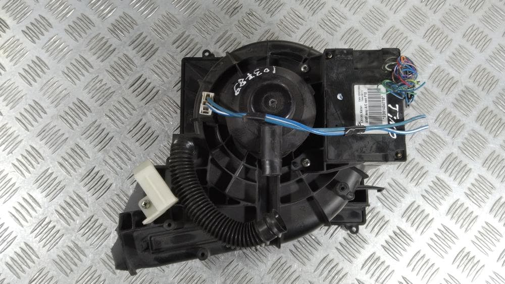 Моторчик печки к Nissan  Almera Tino (00-06)