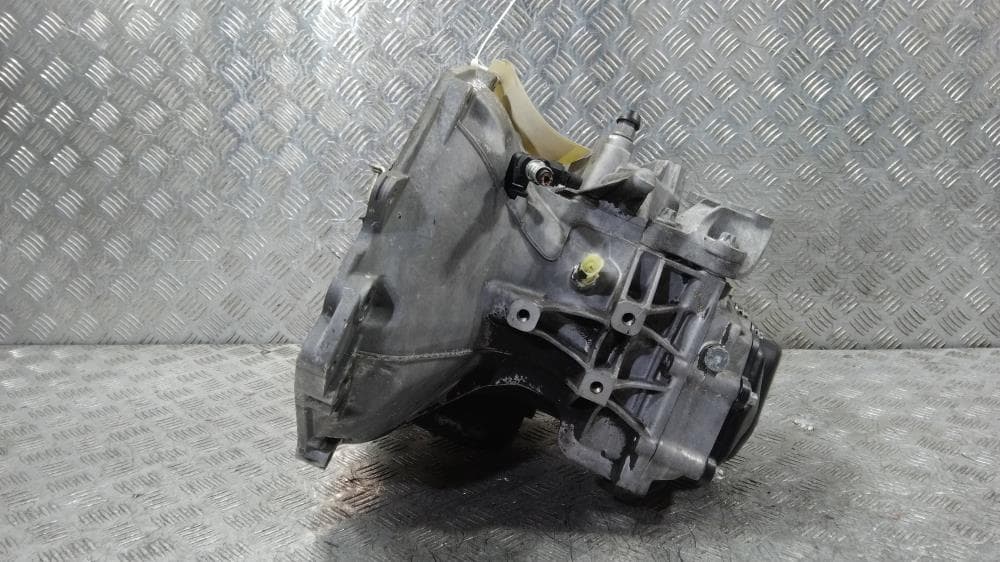 КПП механическая (МКПП) к Opel Corsa D (06-11)