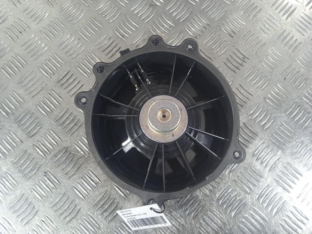 Динамик к Tesla Model 3 (17-21)
