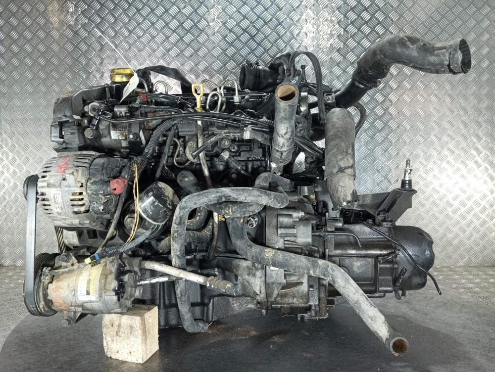 Двигатель к Nissan  Almera N16 (00-03)